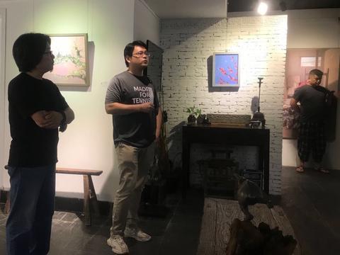 周子瑾个展——《偶然间，心似缱，在梅树边》在上海展出