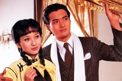 凭借《乘风破浪》进入演艺圈，45年来，赵雅芝活成了“不老女神”