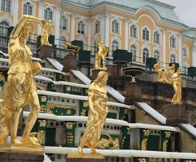 圣彼得堡最美的花园，建在海边的城市，被称为俄罗斯的凡尔赛宫