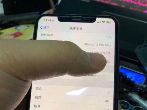 狸猫换太子，八千块的国行iPhone变成卡贴机，一台赚你两三千