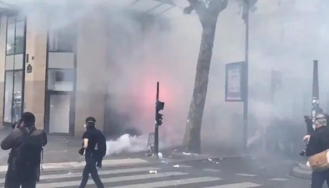 法国爆发了内战吗？法国第戎街头混战，警察压不住，只能出动军队