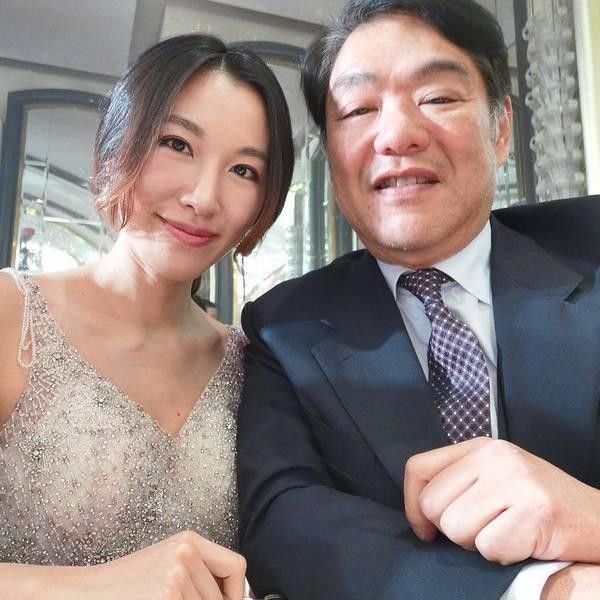 TVB宫女为大25岁富豪老公庆生 夫妻俩和女儿拍下温馨全家福