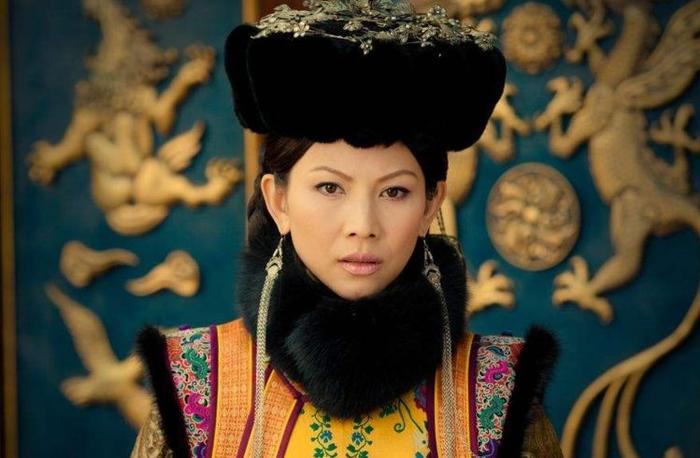 历史上的哲哲皇后，开辟了清朝皇后制度先河，后半生安享晚年
