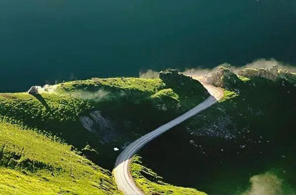一定要试一下的新疆自驾丨随便选一条都是最美的风景！