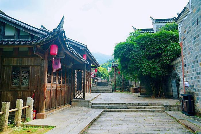 广东的香格里拉，藏着一片山麓古镇，仿佛穿梭了千年岁月