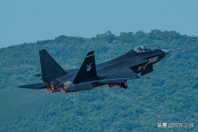 航空工业：2021年首飞新战斗机，“鹘鹰”转正还是中版F-35C成型