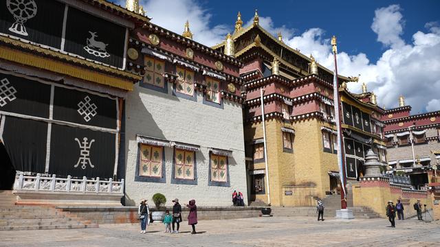 香格里拉第一站：带娃走进“小布达拉宫”噶丹·松赞林寺