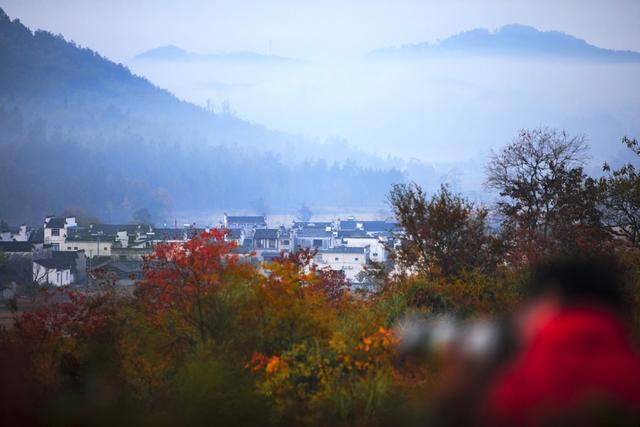 最绚丽的秋天在皖南，离宏村2公里远的塔川村，引无数艺术家前来