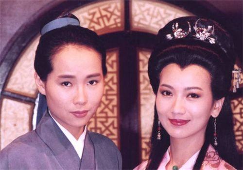 他与棕熊亲密生活13年，却神秘失踪，当地人：他在棕熊肚子里