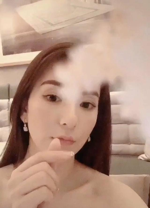 方媛参加派对摘下鸽子蛋婚戒，低调不炫富，深得郭富城喜爱