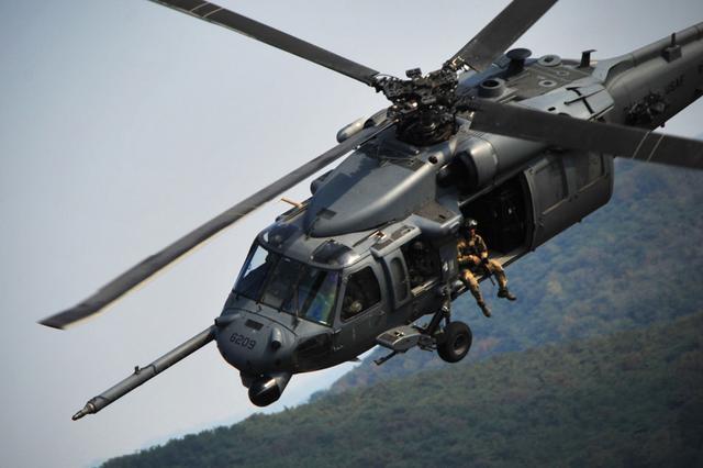 全球最成功的通用直升机，性能强悍的全能战士“黑鹰”