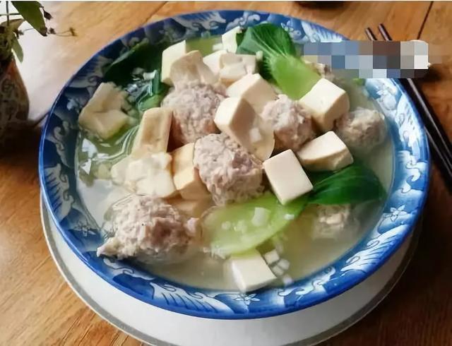 豆腐汤想做的既好喝又养生，你不试试吗？