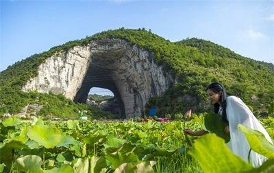 世界上最大的天生桥洞，却隐藏在贵州山村，面积达5000平方米