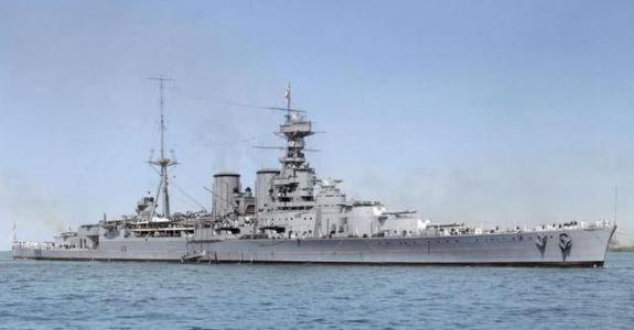 胡德号战巡：被战列舰炮火击中沉没，甲板装甲难挡500磅航弹攻击