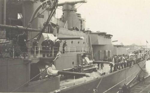 胡德号战巡：被战列舰炮火击中沉没，甲板装甲难挡500磅航弹攻击