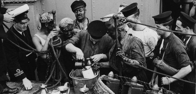 与上级斗智，美国水兵曾用鱼雷燃料做鸡尾酒，数百人付出生命代价