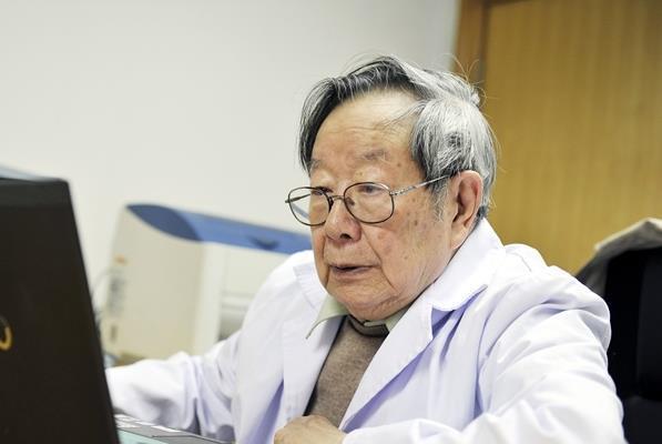 “网红爷爷”乙肝治疗领域“泰斗人物”——骆抗先，乙肝临床治愈