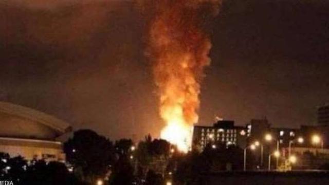 凌晨3点，以色列秘密出手，伊朗远程弹道导弹基地陷入一片爆炸声