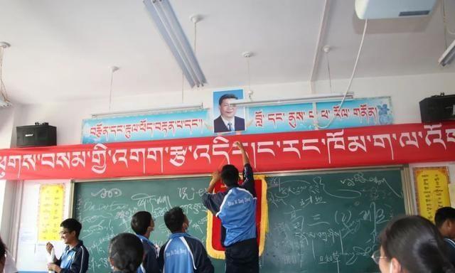 又一年高考毕业季，来看看藏区的孩子怎么告别母校的！