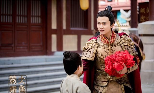 任嘉伦的两部电视剧《大唐荣耀》和《锦衣之下》，你更喜欢哪个？