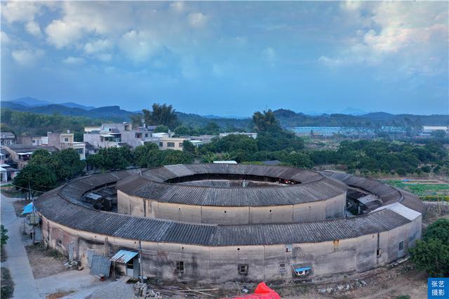 广东饶平明清古寨：保留完好的客家土楼建筑，更有淳朴的客家民风