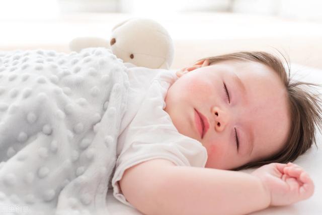 新生儿睡多久合适？夜哭怎么办？金牌月嫂总结的11个宝宝睡眠攻略