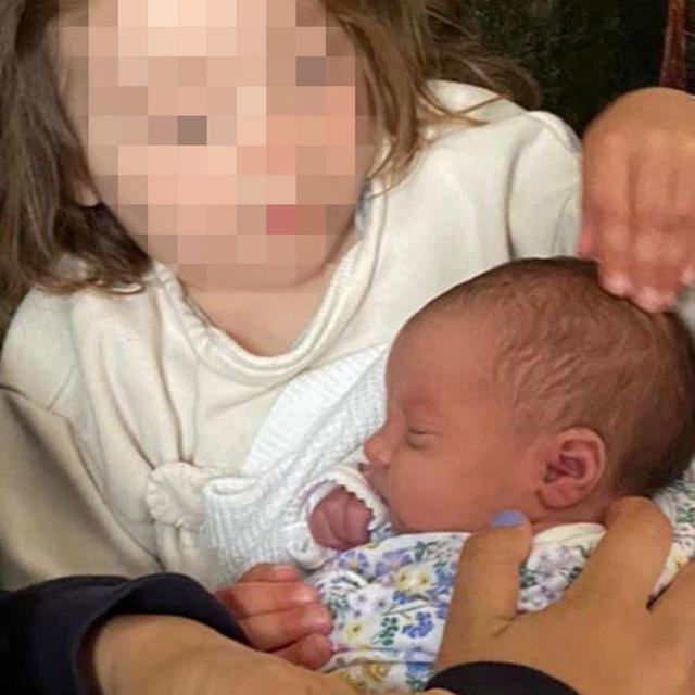 英国产妇哺乳三天大宝宝时沉睡过去，醒来后发现孩子已夭折