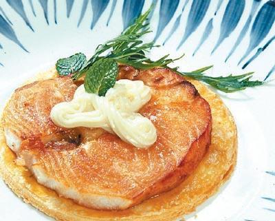 美食推荐：薄酥嫩鳕鱼，海带结炖蹄花，凉拌猪耳朵，鲜菇蛋花汤