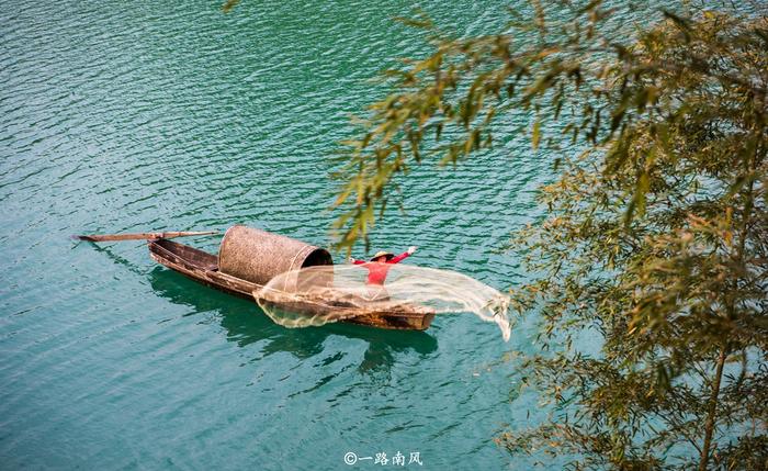 湖南有个网红湖泊，面积相当于25个杭州西湖，然而却是人工修葺