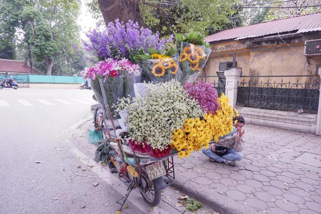 逛越南早市，自行车商贩成风景，一辆自行车就担负起一家人的生计