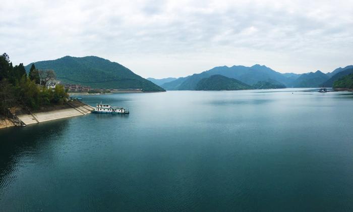 浙江一处水库，有“天下第一秀水”美誉，是杭州面积最大的水体