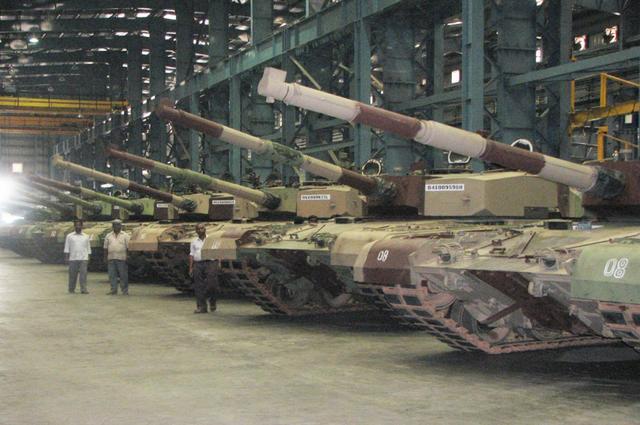 印度军方不签合同让购118辆阿琼坦克计划变传说，研发46年仍无果