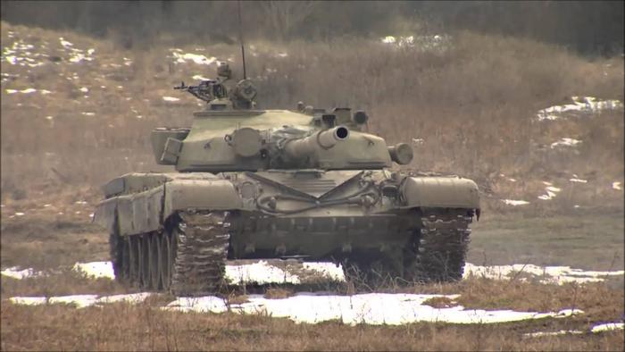 从俄式T-72跨越到德式豹-2A7＋，东欧最强装甲兵即将诞生！