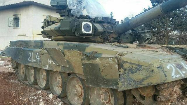 叙叛军末日来临，还垂死挣扎：用缴获俄罗斯T90A坦克发动猛攻