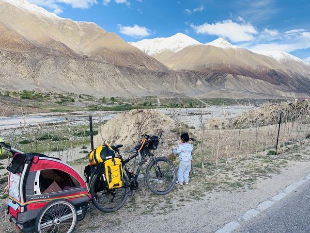 最牛的陪伴，90后奶爸带着4岁女儿，历时71天骑行西藏
