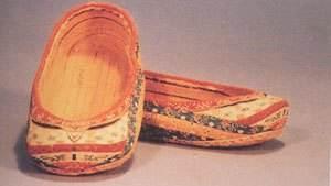阿斯塔出土唐代皮鞋，不仅有文物价值，还反映当时穿着风俗
​