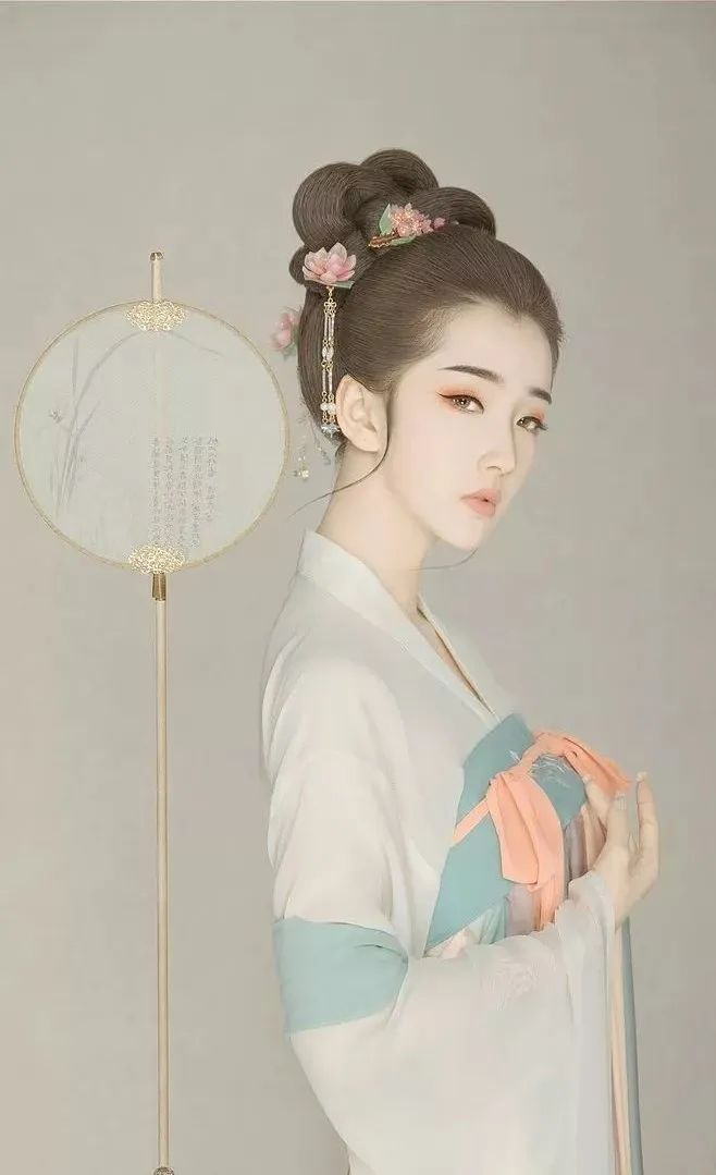 【新品】中国語書籍：霜月白 古风人像摄影与后期艺境解构 微信读书