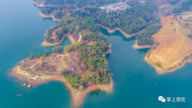 从500米高空俯瞰，德宏这个水库堪比千岛湖