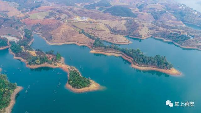 从500米高空俯瞰，德宏这个水库堪比千岛湖