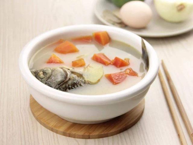 教你营养美味的木瓜鲜鱼汤，做法简单又鲜嫩可口，最后汤汁都不剩