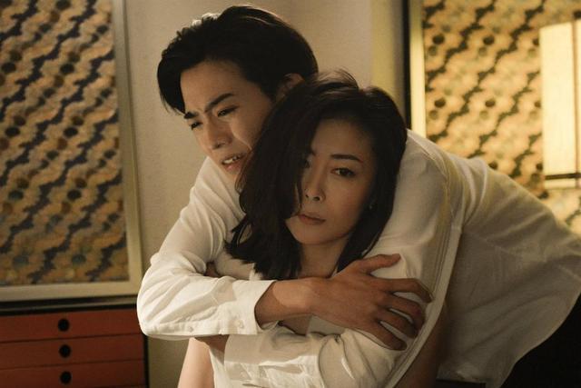 为何日韩剧流行高甜年下恋，国产剧却总是闹心的“爹味”爱情？