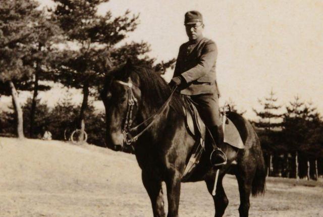 1945年日本已经投降，为何还敢谋害郁达夫？真凶被找到时满头白发