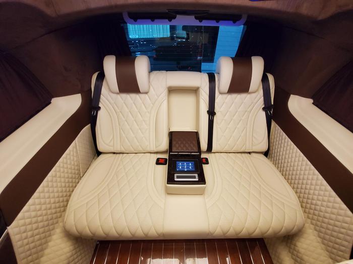 奔驰迈巴赫VS900立标豪华高端七座商务房车