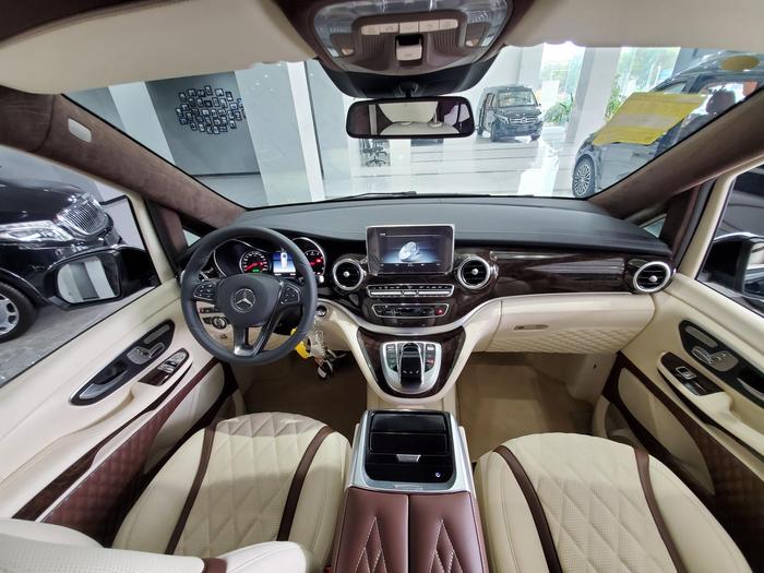 奔驰迈巴赫VS900立标豪华高端七座商务房车