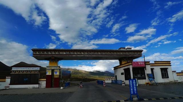 西藏旅游不佛系，全球最好咸水湖被称为天湖，美景背后有故事