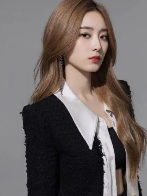 徐艺洋新歌上线，黄子韬亲自作词作曲，就连THE9女团的她力挺她