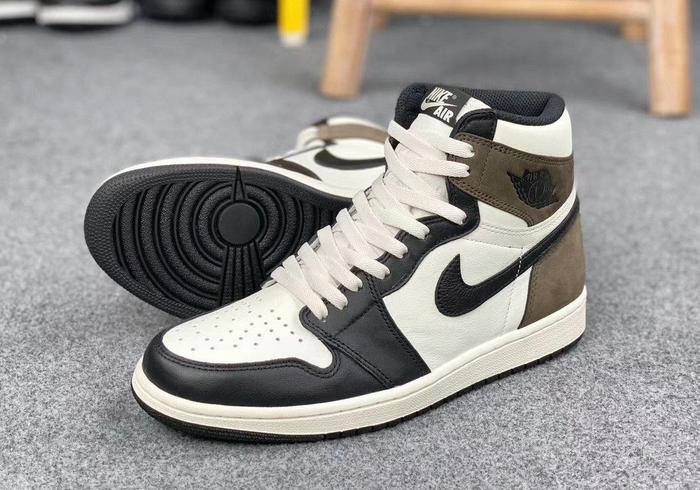 「小反勾」 Air Jordan 1 完整实物细节曝光！11 月发售！