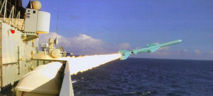 和美航母对峙，成巴基斯坦海军脊梁，揭秘战力堪比驱逐舰的054A