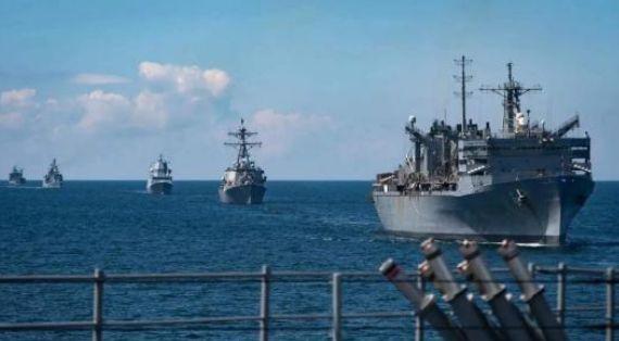 美军驱逐舰驶入敏感海域，不远万里和小弟会和，俄军全程跟踪监视