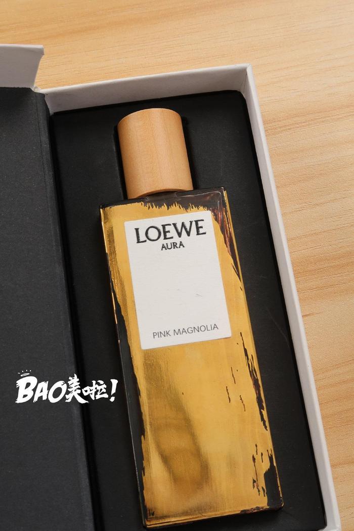 LOEWE | 光之缪斯粉色木兰花女款香水 罗意威的新品香水瓶身外观